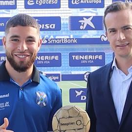 Samuel Shashoua se alza con el Trofeo MVP Hospiten