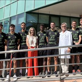 Los jugadores del CD Atlético Paso pasan su reconocimiento médico en el Hospital Universitario Hospiten Bellevue